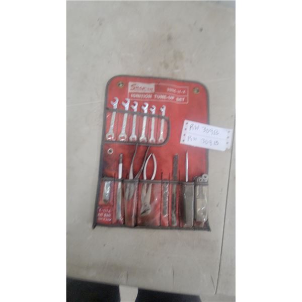 Snap-On 2011C-IT-K Ignition Tune-Up Set with Wrenches, Screwdrivers, Pliers