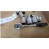 Image 2 : Snap-on F742 3/8” Drive Ratchet with 13 Assorted 3/8” Drive Sockets