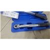 Image 2 : Powerfist Model 13073 Click-Type Torque Wrenches with Cases, 3/8” and 1/4”