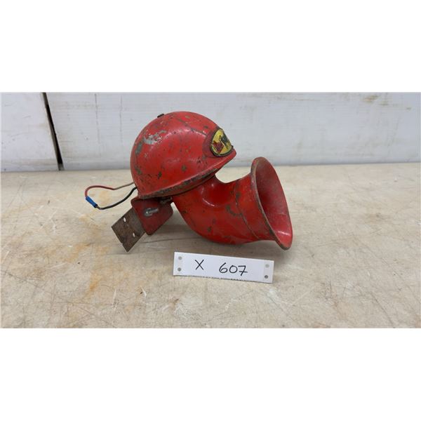 Vintage Sparton Bull Electric Horn No. 20 with Mounting Bracket