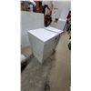 Image 2 : Frigidaire FFC07M3HW 6.9 Cubic Foot Chest Freezer, White