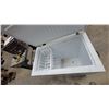 Image 4 : Frigidaire FFC07M3HW 6.9 Cubic Foot Chest Freezer, White