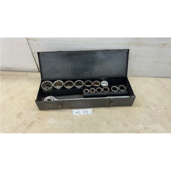 Craftsman 3/4” Drive Ratchet and Socket Set in Metal Case