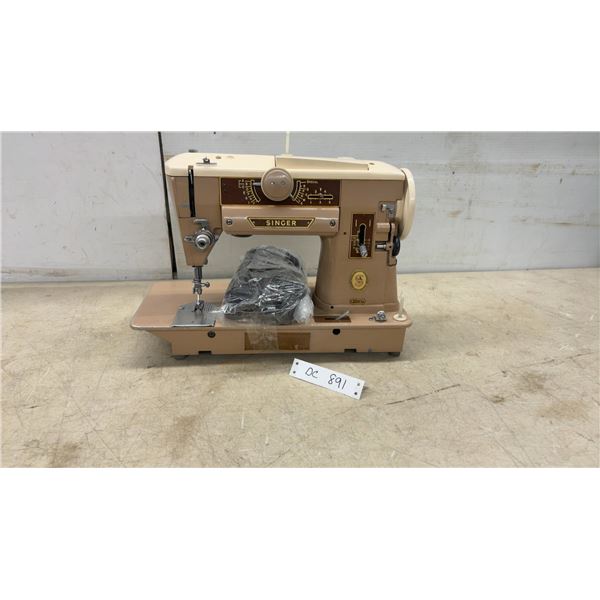 Vintage Singer 401A Slant-O-Matic Sewing Machine, Late 1950s to Early 1960s