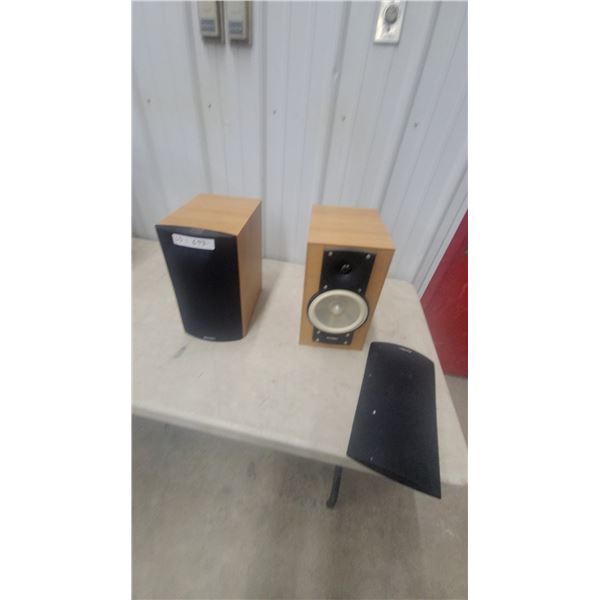 2 Paradigm Monitor Bookshelf Speakers, Pair, Light Wood Finish