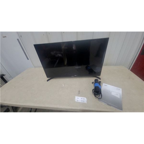 Samsung Series 4 4500 LED TV with Power Adapter and User Manual 31”