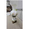 Image 5 : Vintage Gone With the Wind Parlor Lamp, White Milk Glass with Yellow Roses, Brass Base