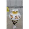 Image 2 : Vintage "Gone With the Wind" Electric Double-Globe Parlor Lamp with Floral Milk Glass Shades