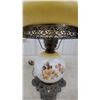 Image 3 : Vintage "Gone With the Wind" Electric Double-Globe Parlor Lamp with Floral Milk Glass Shades