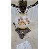 Image 4 : Vintage "Gone With the Wind" Electric Double-Globe Parlor Lamp with Floral Milk Glass Shades