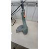 Image 3 : Black+Decker Electric String Trimmer and Walk-Behind Broadcast Spreader