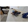 Image 6 : Lot of Three Blue Vises Including Bench Vise and Two wood Vises