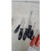 Image 4 : 17 Snap-on, Mac Tools, Screwdrivers and Pry Bars