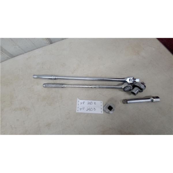 Snap on and mac Assorted Ratchets, Breaker Bar, and Extensions sockets 1/2”