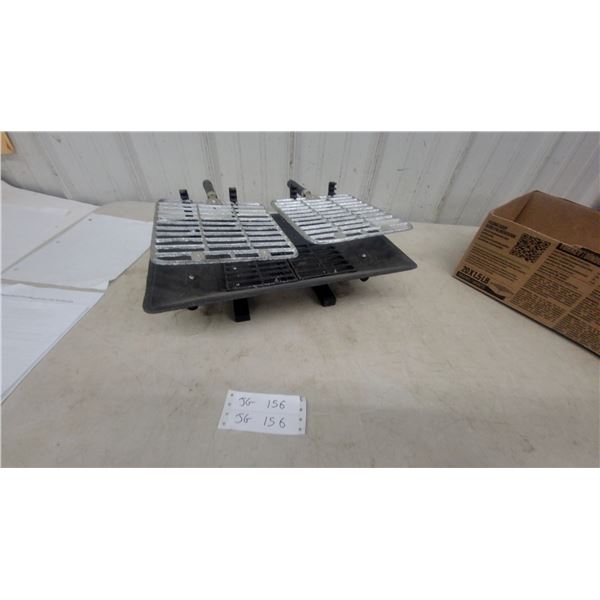 Hibatchi Double-Sided Cast Iron and Metal Grate Grill with Handles, SG-156 NOS