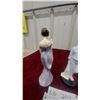 Image 4 : 3 Royal Doulton Figurine, harmony sleepy darling and top of the hill" 2) 8” 1) 4”