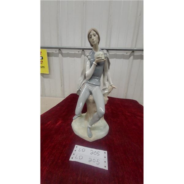 Lladro Hamlet Figurine, #205, Holding Skull, Seated on Tree Stump left hand finger damage