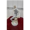 Image 4 : Lladro Hamlet Figurine, #205, Holding Skull, Seated on Tree Stump left hand finger damage