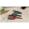 Image 4 : Home Gardener 3-Arm Sprinkler, Fiskars Hand Tools, BBQ Set, Flashlights, Shears
