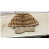 Image 3 : Hudson's Bay Company Vintage Light Brown Fur Stole with Patterned Lining