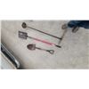 Image 3 : 5 yard hand tools Square-Point Shovel with D-Grip, Red Fiberglass Handle, Steel Blade