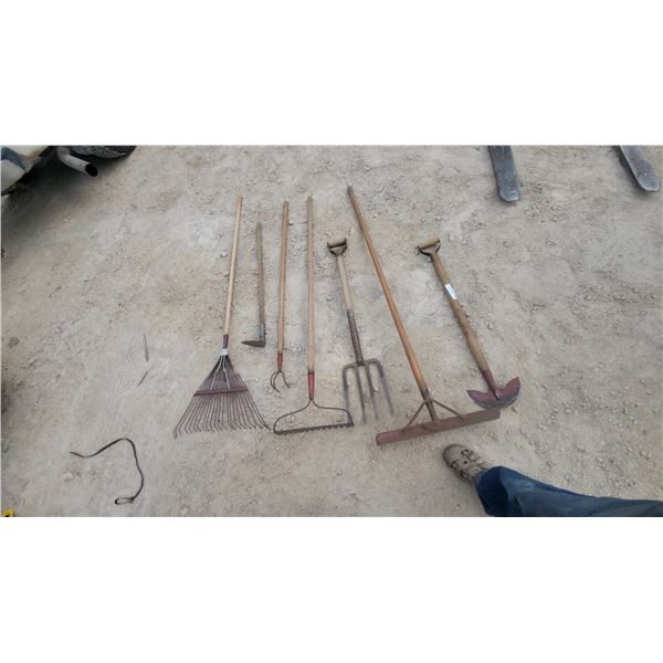 7 hand yard tools rakes edger fork