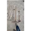Image 2 : 7 hand yard tools rakes edger fork