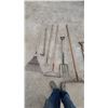 Image 3 : 7 hand yard tools rakes edger fork
