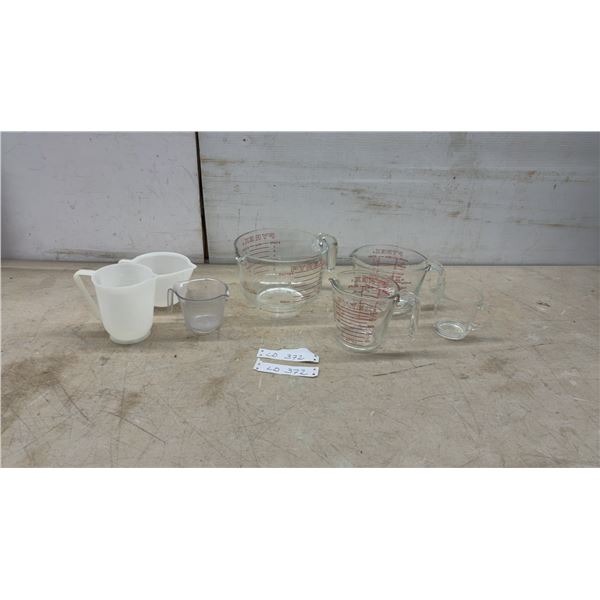 Pyrex Glass and Plastic Measuring Cups, 8-Cup, 4-Cup, 2-Cup, 1-Cup and 3 Plastic Measuring Cups