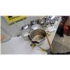 Image 7 : Kitchen Utensils and Cookware: Stainless Steel Pots, Colanders, Spatulas, Ladles, Knives