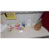 Image 1 : Assorted Birdhouses, Clown Figurine, and Hot Air Balloon Decor