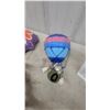 Image 5 : Assorted Birdhouses, Clown Figurine, and Hot Air Balloon Decor