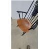 Image 3 : Mid-Century Comb-Back Windsor Rocking Chair with Black Frame and Natural Saddle Seat