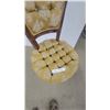 Image 4 : Tufted Upholstered Chair with Floral Pattern and Wood Frame