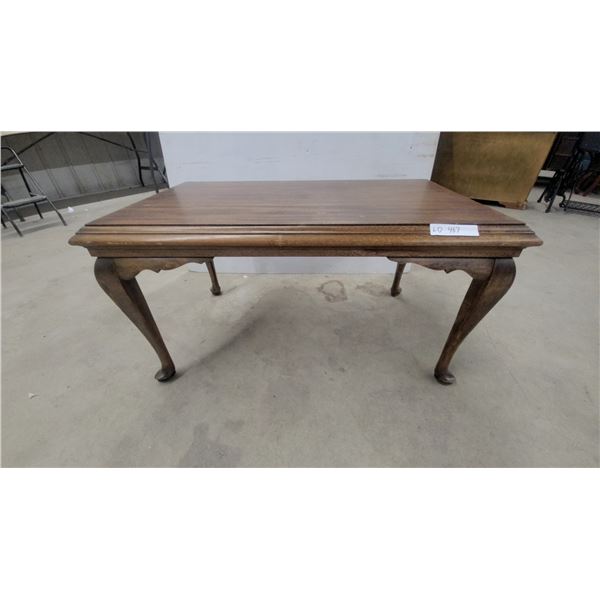 Queen Anne Style stand with Cabriole Legs 19”×36”×21”