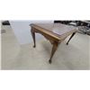 Image 4 : Queen Anne Style stand with Cabriole Legs 19”×36”×21”