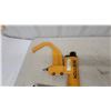 Image 5 : Bostitch D62ADC Pneumatic Carton Bottomer Stapler and Pneumatic Coil Framing Nailer