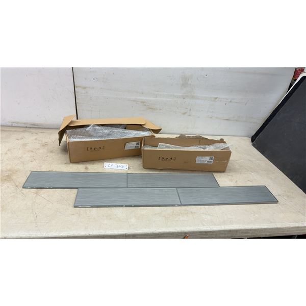 Cristallo Horizon Glass Tiles, Silver, 4” x 16”, 26 Pieces