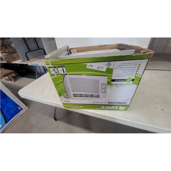 Gree 5000 BTU Window Air Conditioner, 2 Speeds, Expandable Installation Kit, and Box