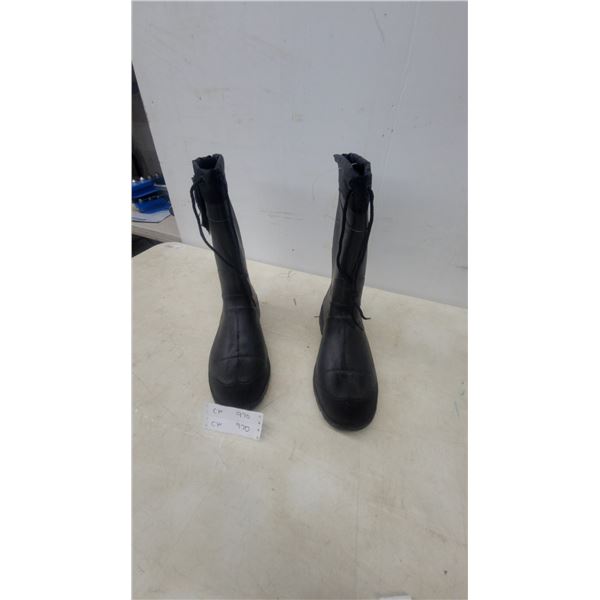Pair of Black Rubber Boots, -40°C/-40°F, with Insulated Lining and Lug Soles sz 13