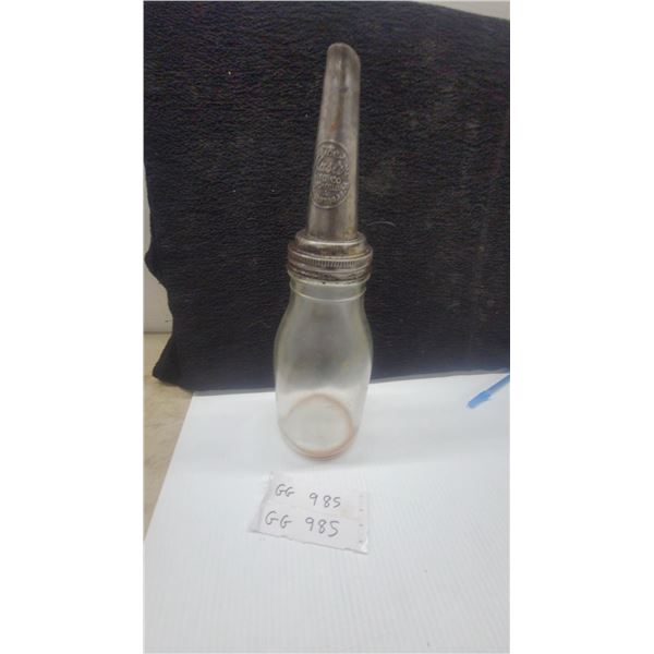 The Master Mfg. Co. Litchfield, Ill. Oil Glass Bottle