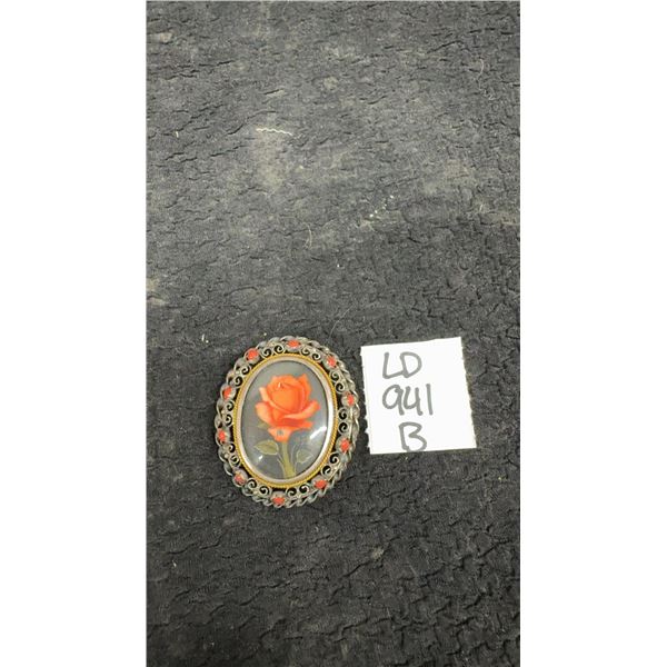 800 Silver Rose Brooch Total Weight 9 Grams