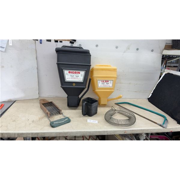 Kane Big Bin and Lil' Bin Wall-Mount Dry Bulk Dispensers, Bow Saw
