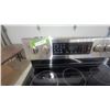 Image 2 : Samsung Stainless Steel Electric Range with Glass Cooktop and Digital Controls