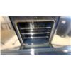 Image 8 : Samsung Stainless Steel Electric Range with Glass Cooktop and Digital Controls