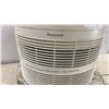 Image 3 : Honeywell Air Purifier with HEPA and Pre-Filter, Power Cord