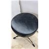 Image 4 : Drum Throne and Snare Stand