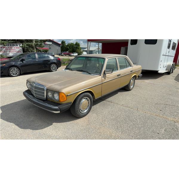 1977 Mercedes-Benz 280E 4 Dr Sedan, 2.8L 6 Cyl, Auto, RWD, 159,749 Mi Showing, Power Sunroof, A/C