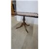 Image 3 : Scalloped Edge Pedestal Table tilt top