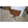 Image 4 : Scalloped Edge Pedestal Table tilt top